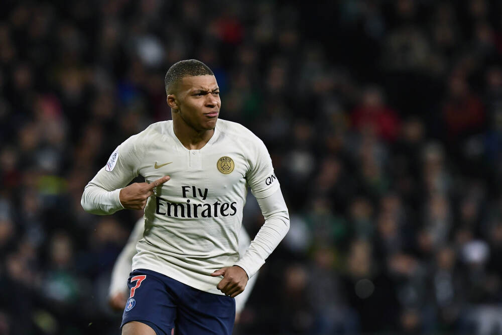 暴跌24%！这一原料价格跌至5年新低！巨头单季巨亏近亿元！